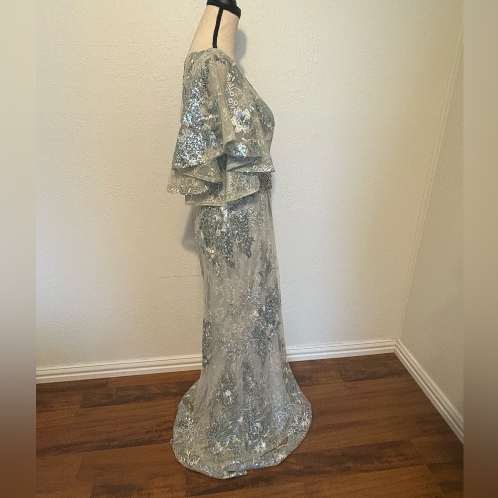 Mac Duggal Bell Sleeve Floral Embellished Gown – Seafoam – Size 12 – NWT - Picture 3 of 16